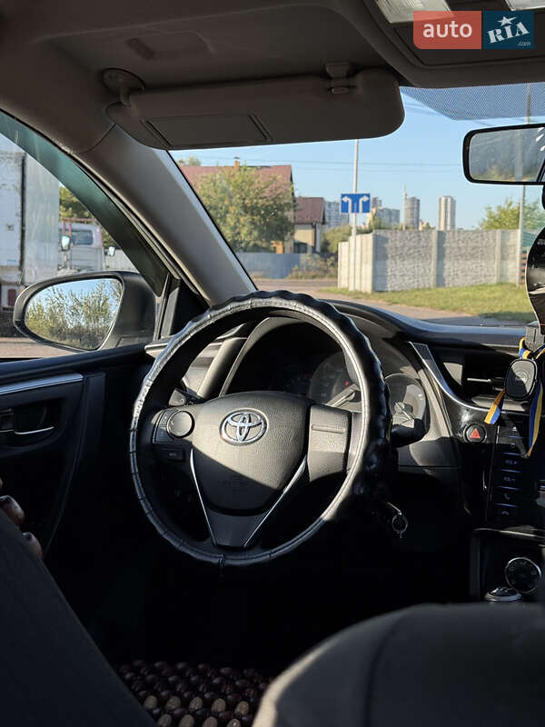 Седан Toyota Corolla 2018 в Києві фото 12 Седан Toyota Corolla 2018 в Києві