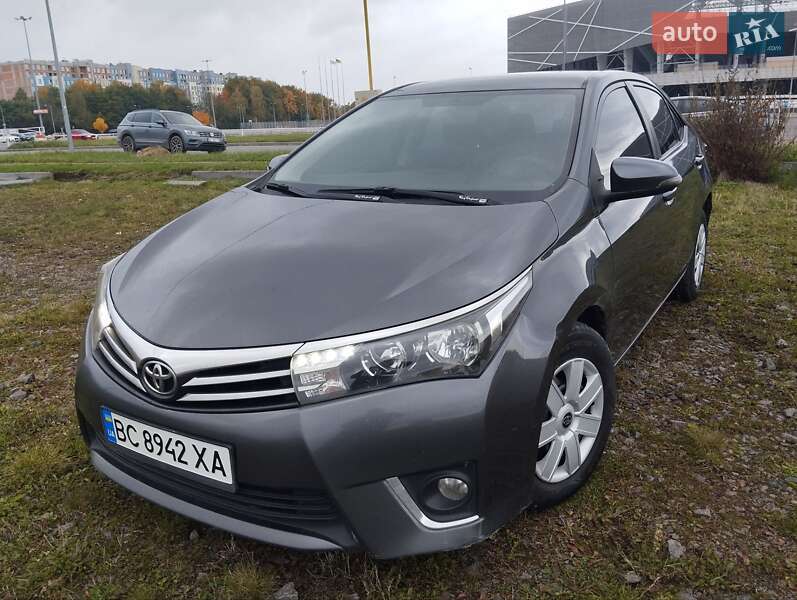 Седан Toyota Corolla 2013 в Львові фото 7 Седан Toyota Corolla 2013 в Львові