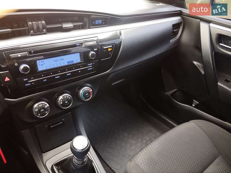 Седан Toyota Corolla 2013 в Львові фото 16 Седан Toyota Corolla 2013 в Львові