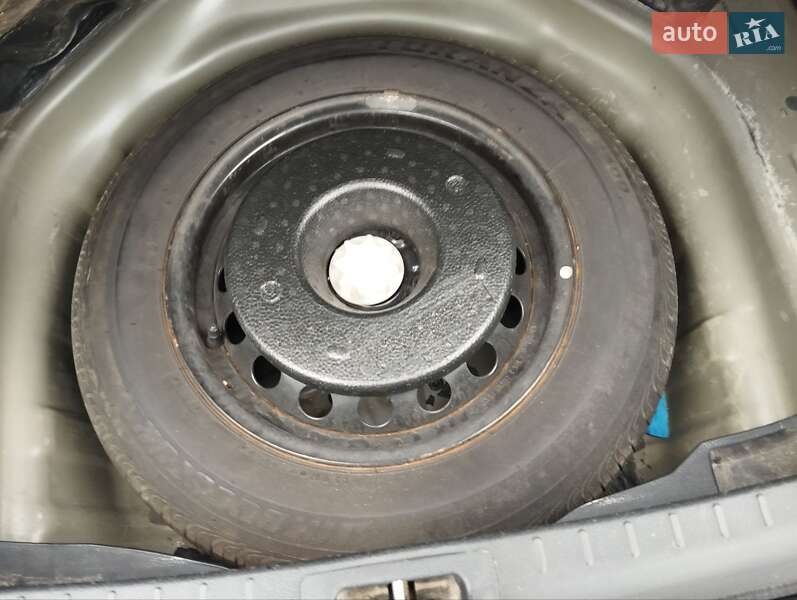 Седан Toyota Corolla 2013 в Львові фото 21 Седан Toyota Corolla 2013 в Львові