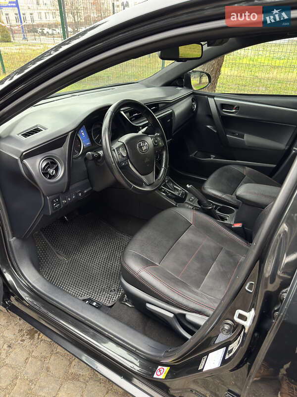 Седан Toyota Corolla 2016 в Кропивницком