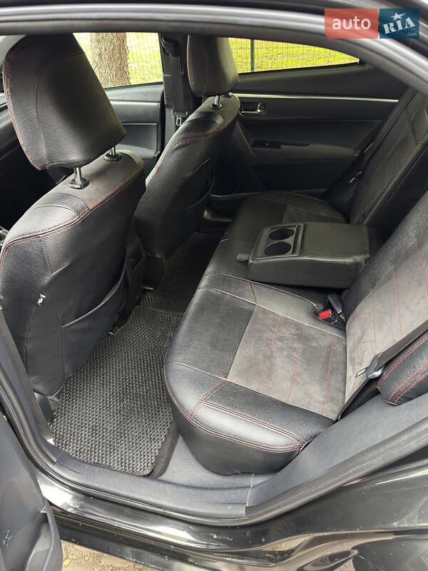 Седан Toyota Corolla 2016 в Кропивницком