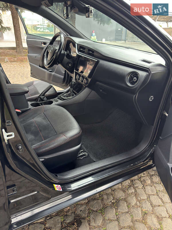 Седан Toyota Corolla 2016 в Кропивницком