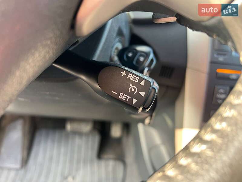 Седан Toyota Corolla 2008 в Львове