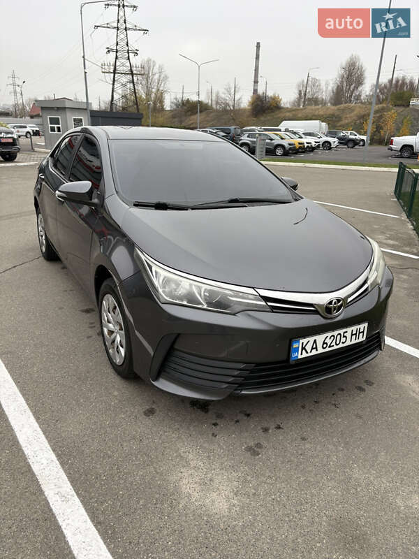 Седан Toyota Corolla 2016 в Киеве фото Седан Toyota Corolla 2016 в Киеве