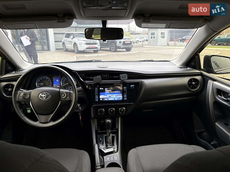 Седан Toyota Corolla 2016 в Киеве фото 19 Седан Toyota Corolla 2016 в Киеве