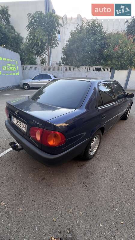 Седан Toyota Corolla 2000 в Одессе
