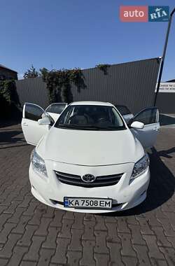 Седан Toyota Corolla 2009 в Дніпрі