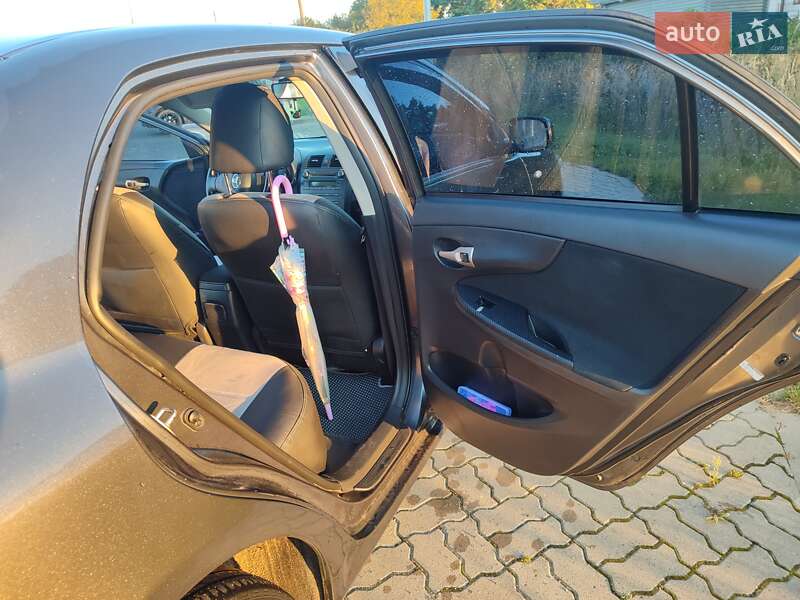 Седан Toyota Corolla 2008 в Стрые фото 11 Седан Toyota Corolla 2008 в Стрые