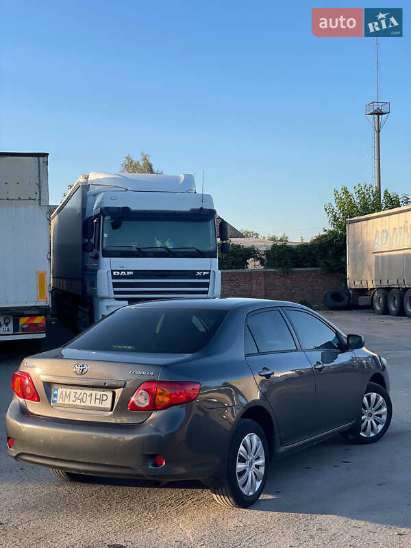 Седан Toyota Corolla 2008 в Києві