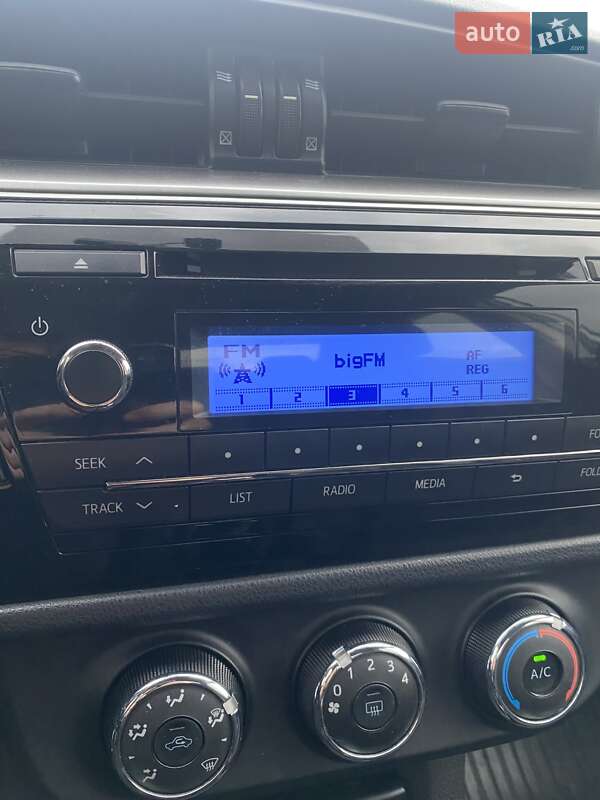 Седан Toyota Corolla 2013 в Луцьку фото 6 Седан Toyota Corolla 2013 в Луцьку