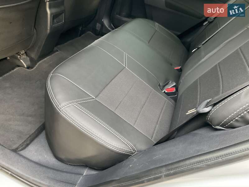 Седан Toyota Corolla 2016 в Києві фото 8 Седан Toyota Corolla 2016 в Києві