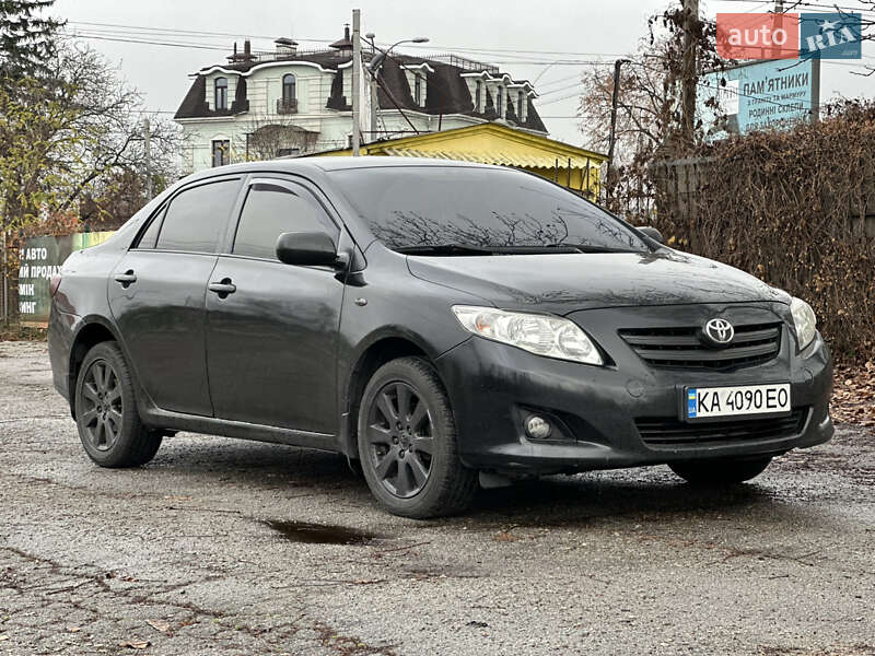 Седан Toyota Corolla 2009 в Киеве