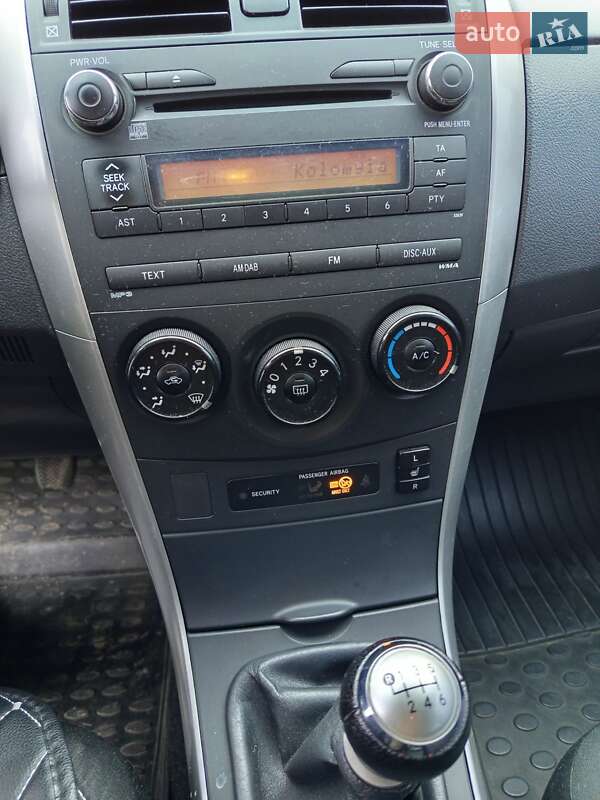 Седан Toyota Corolla 2011 в Коломые