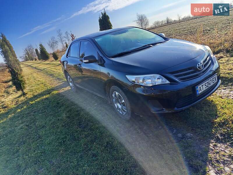 Седан Toyota Corolla 2011 в Коломые