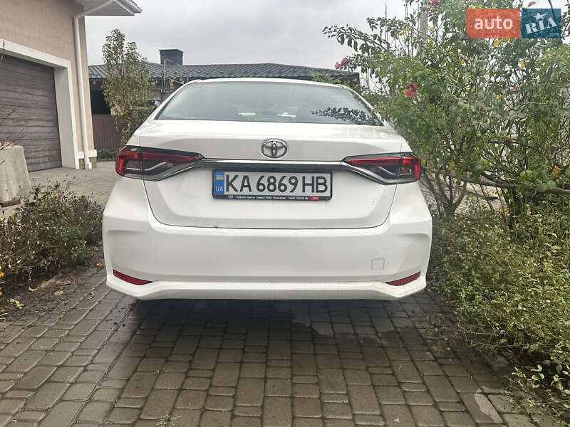 Седан Toyota Corolla 2022 в Обухові
