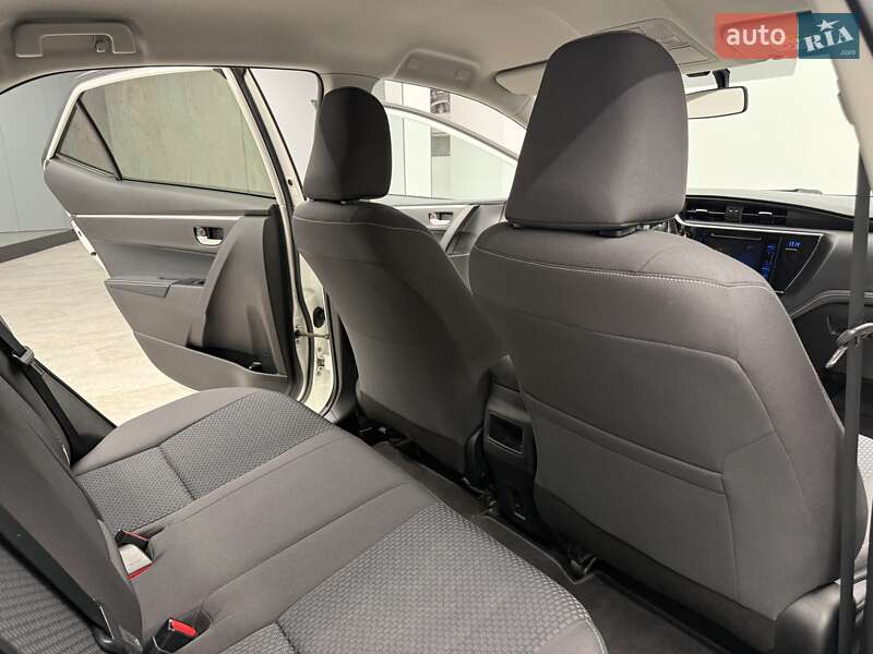 Седан Toyota Corolla 2017 в Киеве фото 28 Седан Toyota Corolla 2017 в Киеве