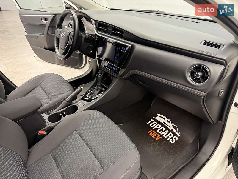 Седан Toyota Corolla 2017 в Киеве фото 32 Седан Toyota Corolla 2017 в Киеве