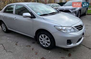 Седан Toyota Corolla 2011 в Киеве
