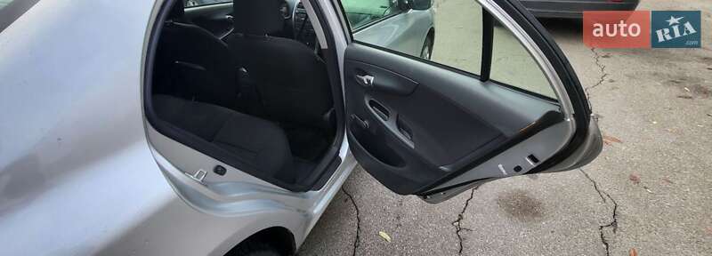 Седан Toyota Corolla 2011 в Киеве фото 9 Седан Toyota Corolla 2011 в Киеве