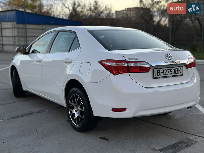Седан Toyota Corolla 2015 в Одессе