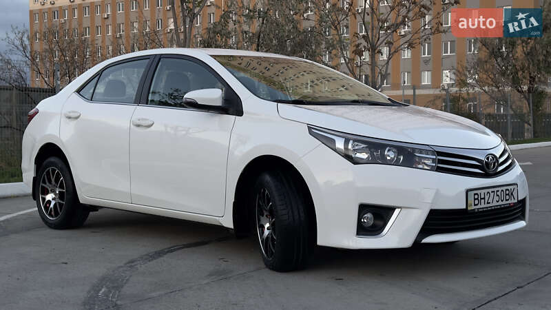 Седан Toyota Corolla 2015 в Одессе