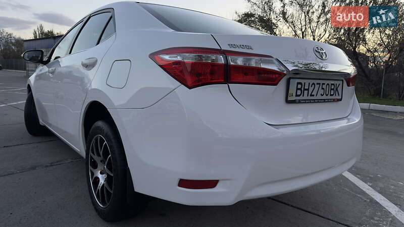 Седан Toyota Corolla 2015 в Одессе