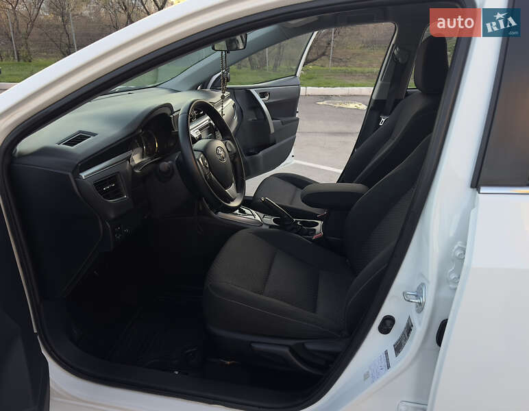 Седан Toyota Corolla 2015 в Одессе