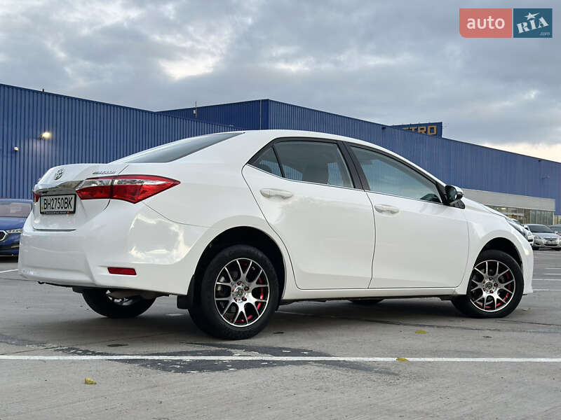Седан Toyota Corolla 2015 в Одессе