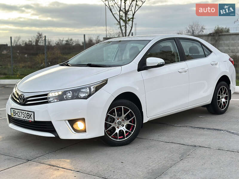 Седан Toyota Corolla 2015 в Одессе