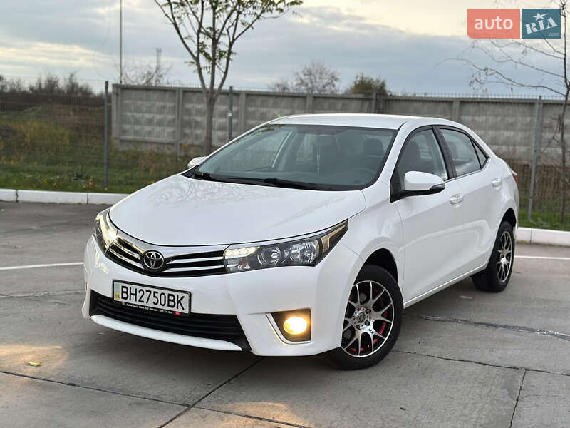 Седан Toyota Corolla 2015 в Одессе