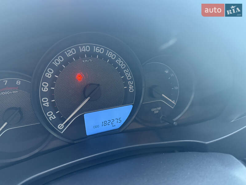 Седан Toyota Corolla 2014 в Черкасах фото 13 Седан Toyota Corolla 2014 в Черкасах