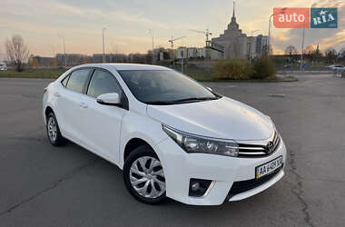Седан Toyota Corolla 2014 в Киеве