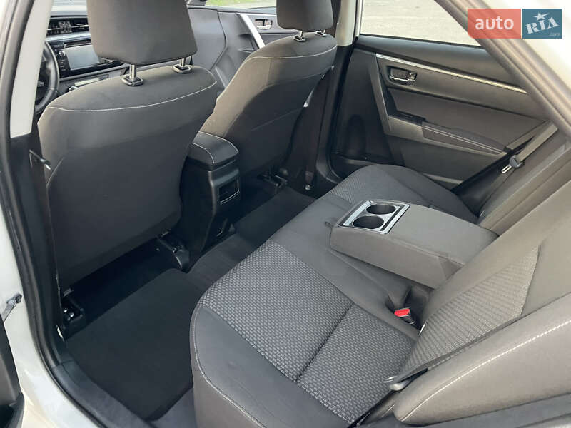 Седан Toyota Corolla 2014 в Києві