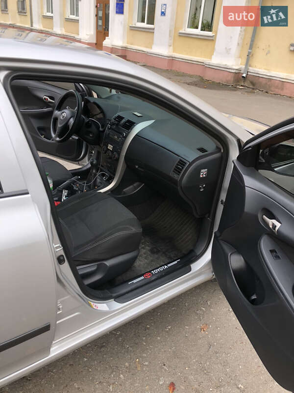 Седан Toyota Corolla 2008 в Хмельницком