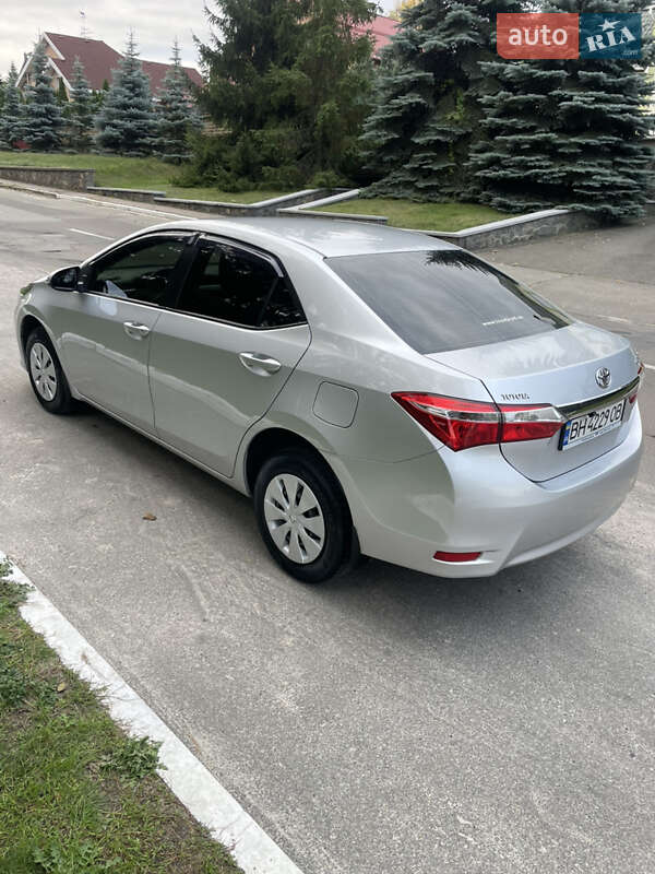 Седан Toyota Corolla 2014 в Киеве фото 6 Седан Toyota Corolla 2014 в Киеве