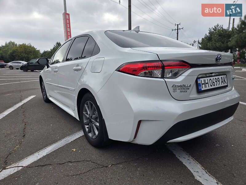 Седан Toyota Corolla 2022 в Одессе