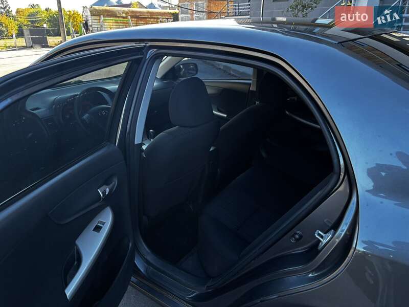 Седан Toyota Corolla 2008 в Фастове