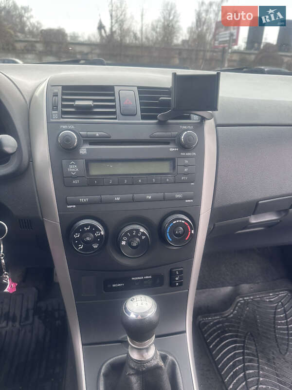 Седан Toyota Corolla 2009 в Львові фото 12 Седан Toyota Corolla 2009 в Львові