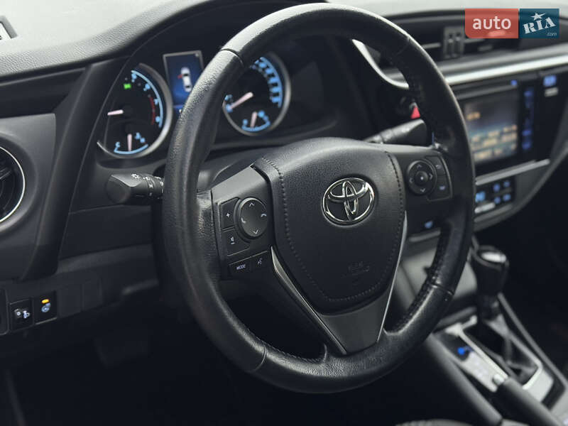 Седан Toyota Corolla 2018 в Києві