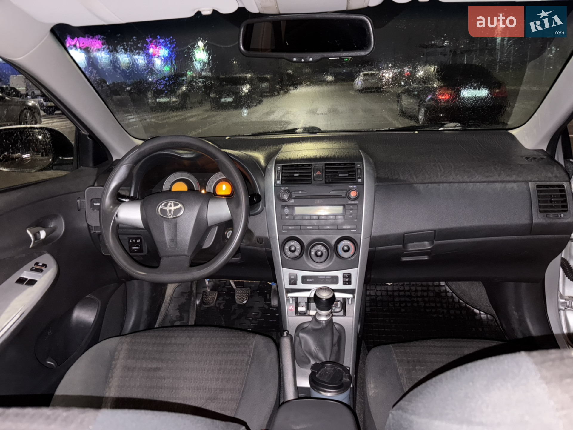 2010 Toyota Corolla - мініатюра 9