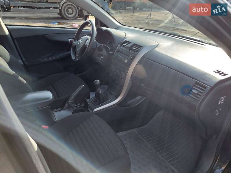 Седан Toyota Corolla 2008 в Киеве