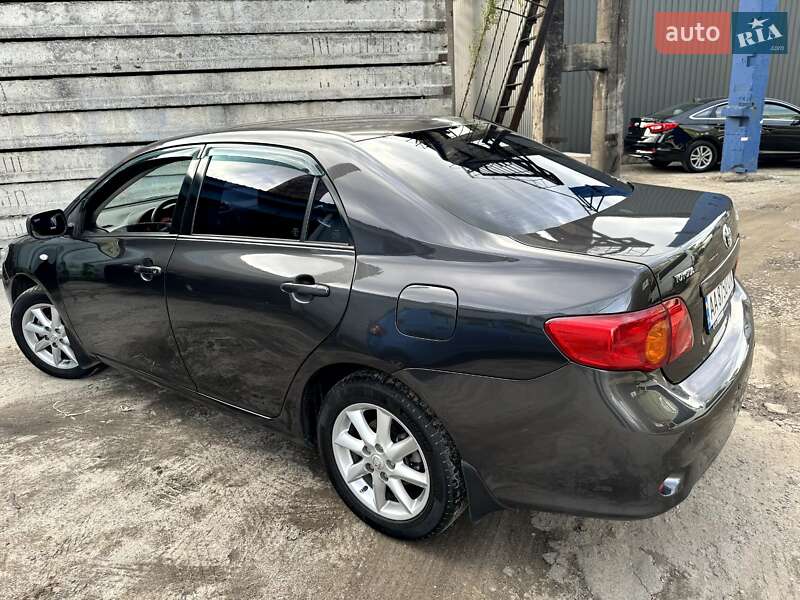 Седан Toyota Corolla 2008 в Киеве