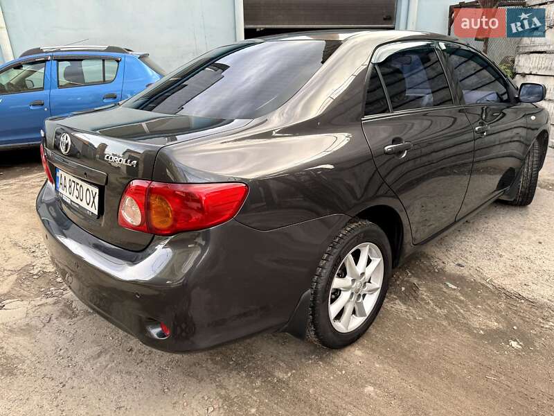 Седан Toyota Corolla 2008 в Киеве