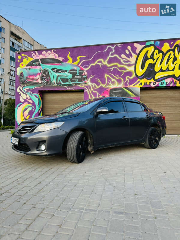 Седан Toyota Corolla 2011 в Кам'янець-Подільському