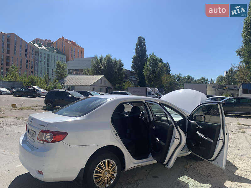 Седан Toyota Corolla 2010 в Киеве фото 10 Седан Toyota Corolla 2010 в Киеве