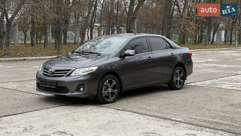 Седан Toyota Corolla 2010 в Жовтих Водах