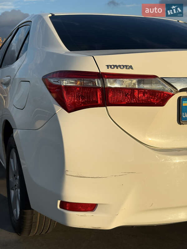 Седан Toyota Corolla 2013 в Киеве фото 10 Седан Toyota Corolla 2013 в Киеве