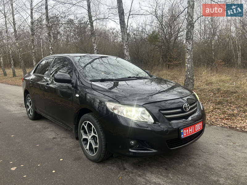 Седан Toyota Corolla 2007 в Лубнах