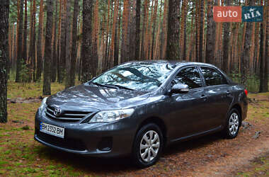 Седан Toyota Corolla 2011 в Лебедині